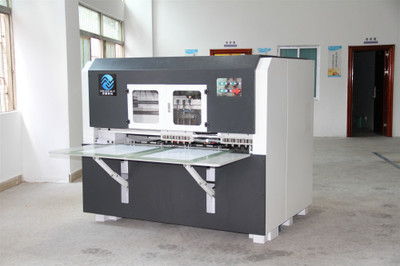 數(shù)控皮革沖孔機(jī)